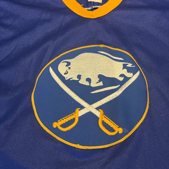 Vintage CCM Maska Buffalo Sabres Jersey - Picture 2 of 5